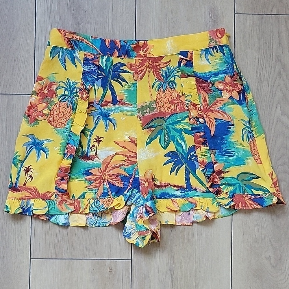 NWOT Zara Yellow Hawaiian Tropical Print Vacation Beachwear Shorts S